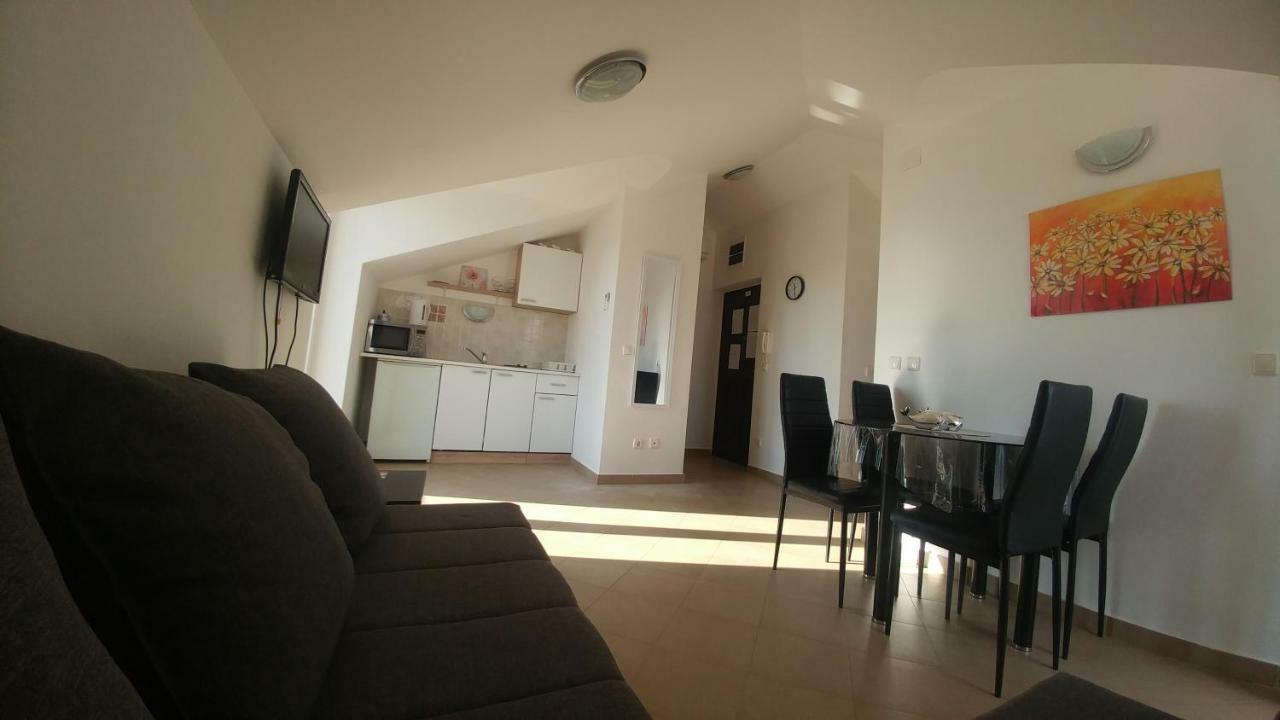 Apartment Star โนวาลยา ภายนอก รูปภาพ
